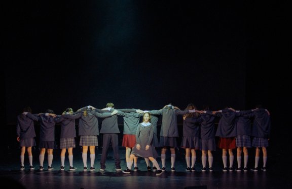 "последний срок". Спектакль новенькая. Школьная доска фон. Щепкинское театральное училище спектакли. Twice альбомы.